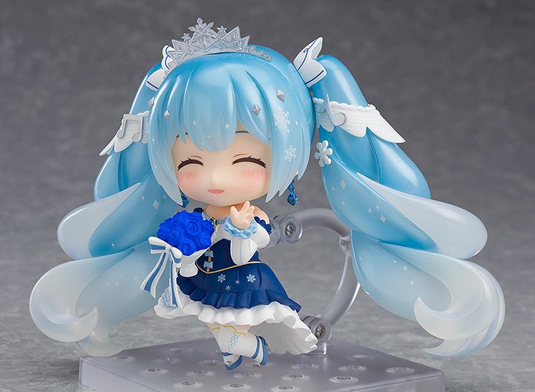 snow miku 2019!! shes so elegant! one of the prettiest snow mikus i think!