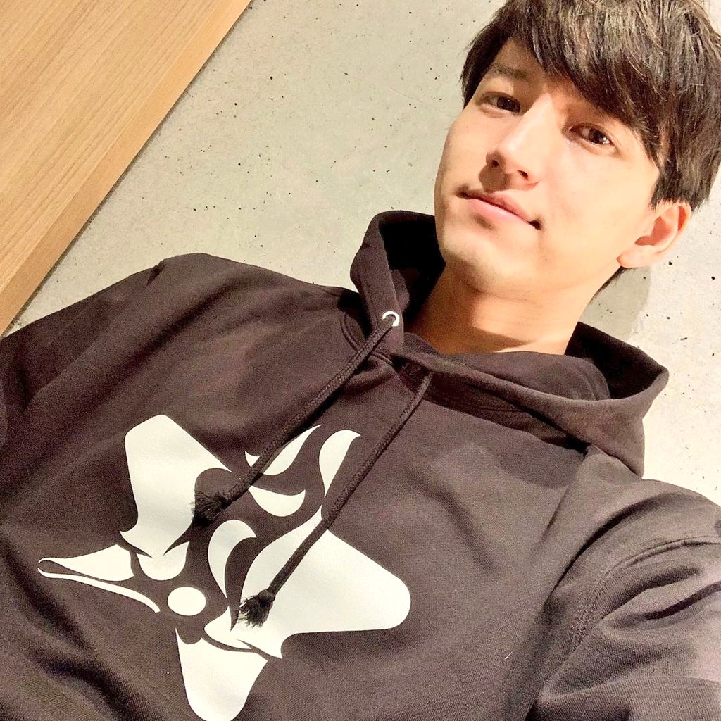 mendibuba's tweet photo. Junno looks super adorable today and more yummy and sweet than a donut 🍩 😋 😍 😉
#田口淳之介
#TaguchiJunnosuke
"Junnosuke_official ⭐️
MHAK as Masahiro Akutagawa × DO NUTS FACTORY
#mhak #donutsfactory #donutstokyo #donuts #firstordertokyo
@ mhak_
@ do_nuts_factory" https://t.co/9gnciQFzsy