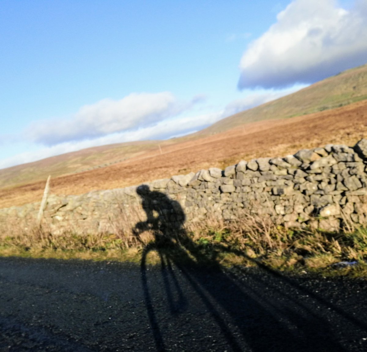 mary_wilko's tweet photo. Christmas Eve done right π #raphafestive500 is goooooo!
#cycling #cyclinglife #bikes #bikeracing #hills #hillclimbing #ukhillclimbing #womenscycling #girlsthatride #girlsthatrace #climbhighertogether #training #project2021 #freezing #beautiful #yorkshire https://t.co/QwgcIbYla3
