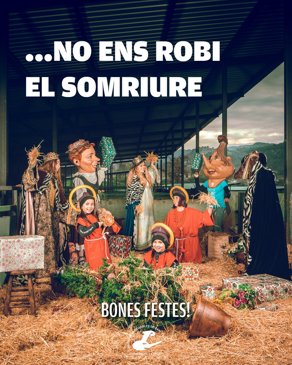 Deixebles's tweet photo. La pandèmia ens ha allunyat a les unes de les altres en aquest gris, atípic, 2020, però no ens ha robat el somriure. Encetem aquests dies amb la il·lusió que d'aquí poc ens tornem a reunir al voltant del foc de la cultura. Bones festes deixebles #torelló #SomCultura #SomDeixebles https://t.co/76vAnkDYrB