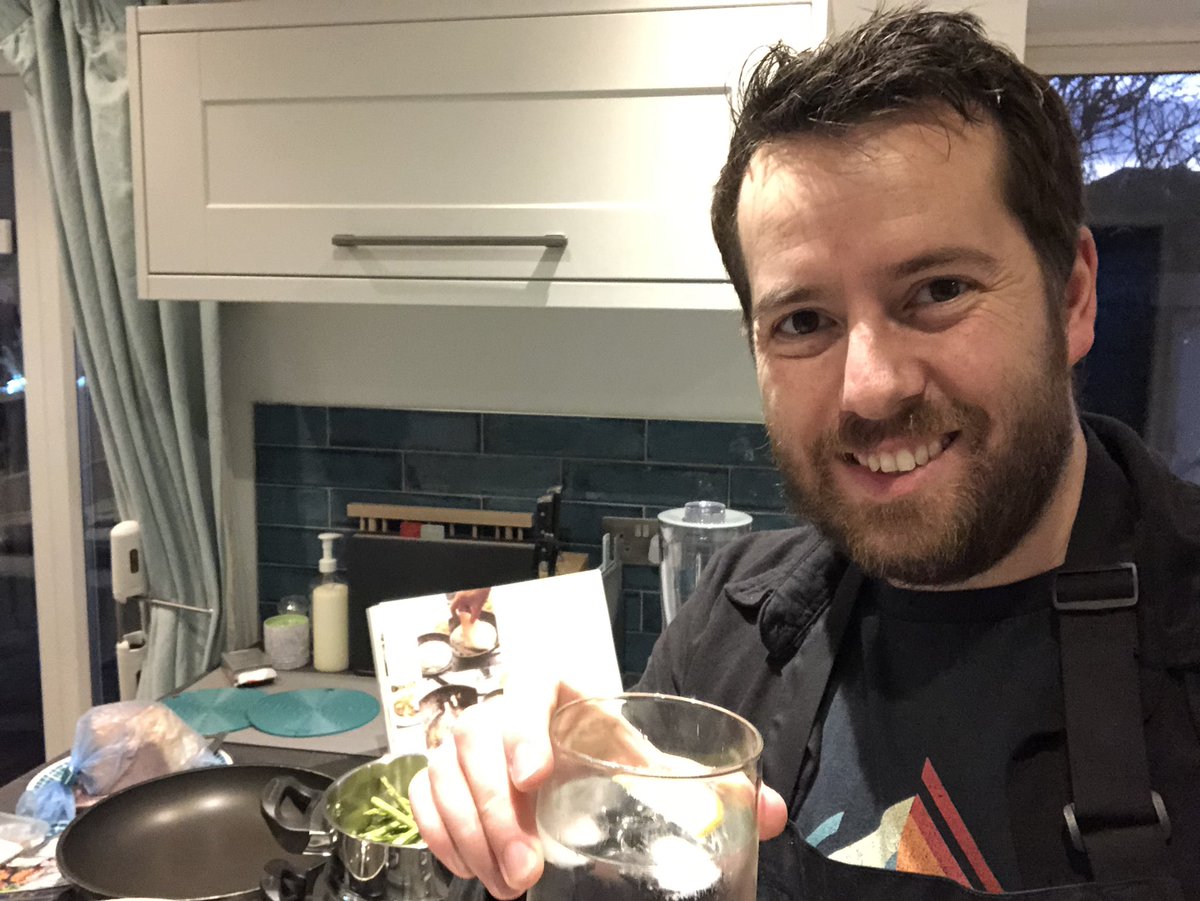 KingTekkers's tweet photo. Scenes of utter degustation after the traditional Christmas Eve fish dinner #justforthehalibut https://t.co/jQxyYPfX9M