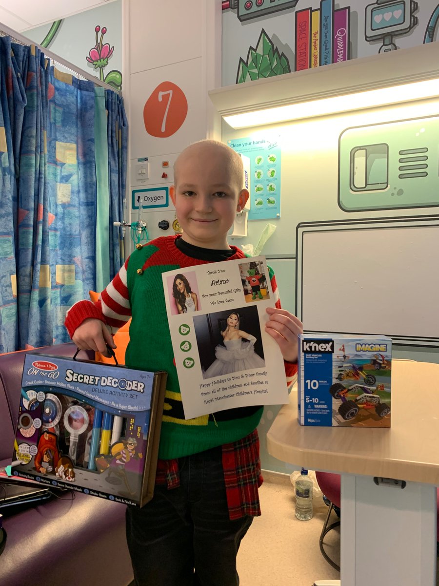 MFT_Charity's tweet photo. We are extremely grateful to @ArianaGrande for thinking of our young patients this Christmas. It means so much to us that the hospital is close to Ariana’s heart and that she has chosen to spread festive cheer by donating vouchers, toys and gifts for our patients 😊💚 https://t.co/TrANSBoFmp