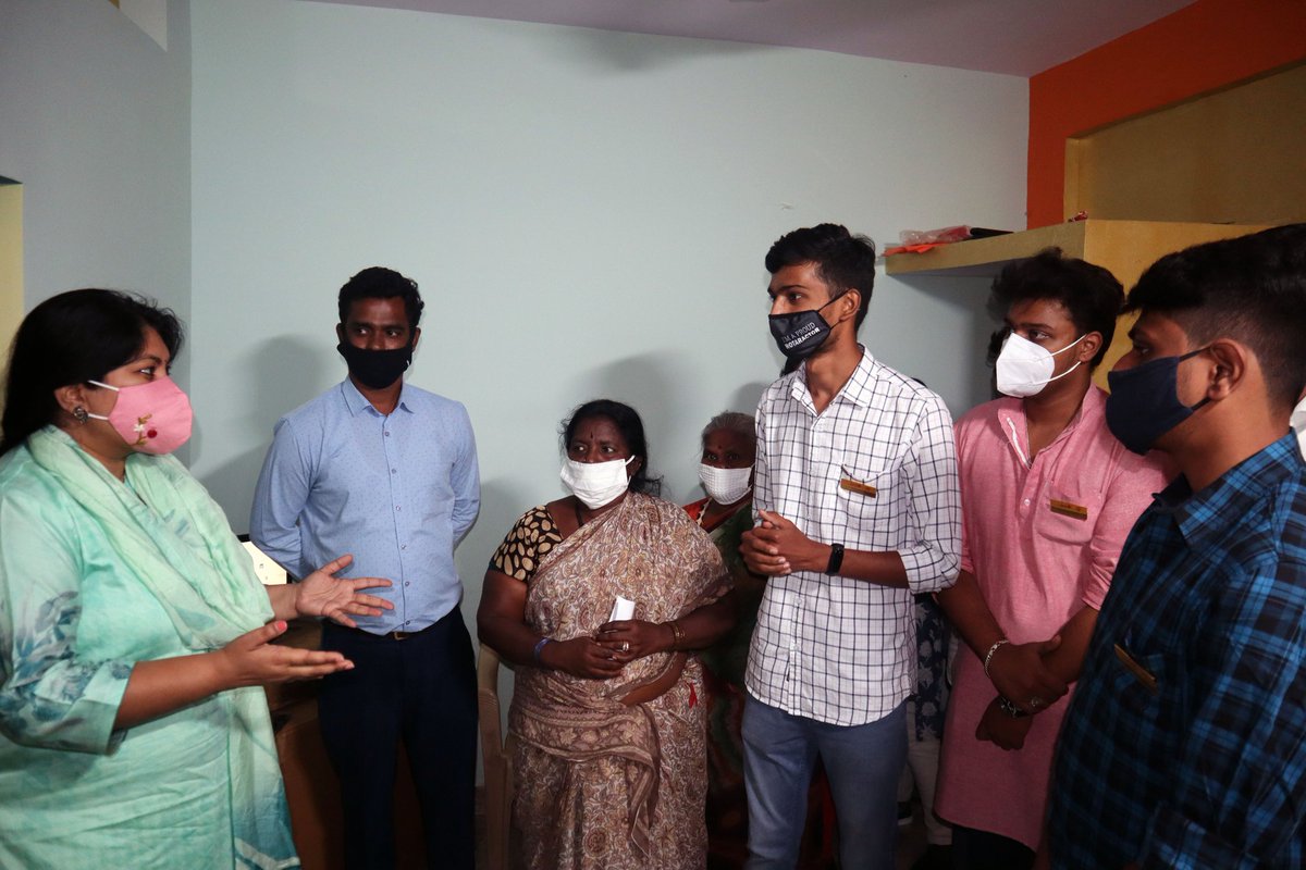 Sowmyareddyr's tweet photo. A Free Eye Check-up Camp was organized as part of ‘Santastic Vision’ by Rotaract Club of SSMRV College at Crystal Foundation, Vivekananda Colony in Ragigudda, JP Nagar Ward today.
#JPNagar #Jayanagara #SSMRV #Rotaract https://t.co/9h8btPUS0L