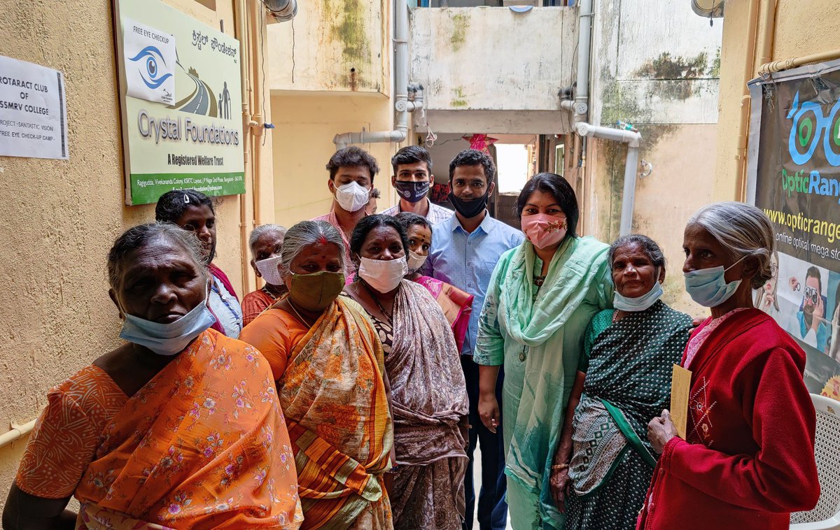 Sowmyareddyr's tweet photo. A Free Eye Check-up Camp was organized as part of ‘Santastic Vision’ by Rotaract Club of SSMRV College at Crystal Foundation, Vivekananda Colony in Ragigudda, JP Nagar Ward today.
#JPNagar #Jayanagara #SSMRV #Rotaract https://t.co/9h8btPUS0L