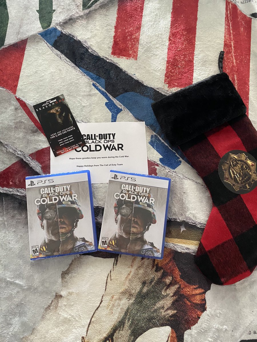 HollowPoiint's tweet image. I hear theres new weapons in the Cold War store.

Here are 3 FREE codes for COD POINTS!

Big thanks to my friends over at  @CallofDuty for the goodies 🎄🖤

(Use code HOLLOW) 🙃