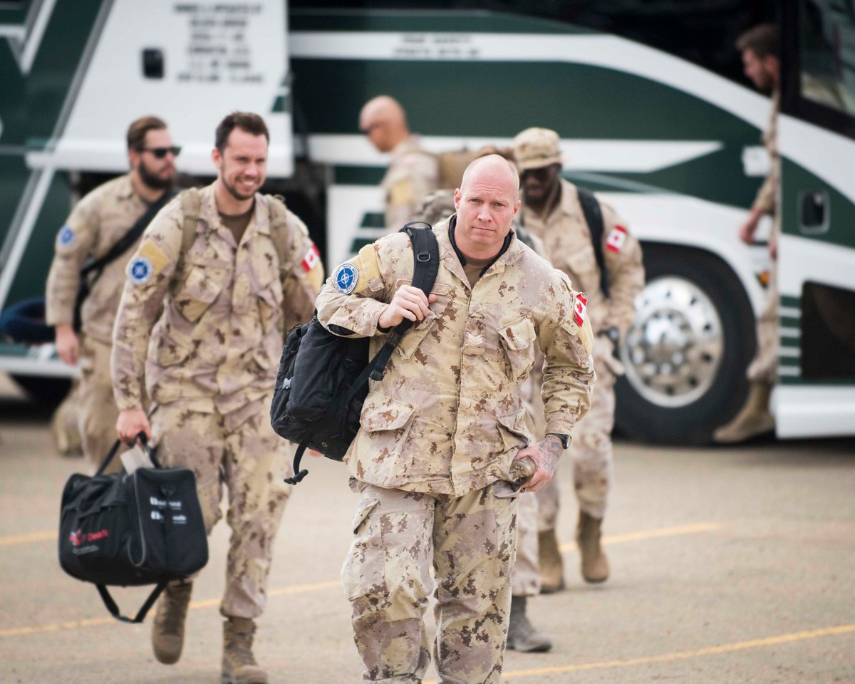 3CdnDiv3DivCA's tweet photo. YEAR IN REVIEW: April 2020
- @1CMBG_1GBMC soldiers deployed to Ukraine as part of Op UNIFIER
- #4CRPG provided assistance to First Nations in Saskatchewan
- Members of Op IMPACT, deployed in 2019, returned home this month to a "new normal"
📸: Pte Fiona Roberts, 27 April 2020 https://t.co/RCHAvLFYgk