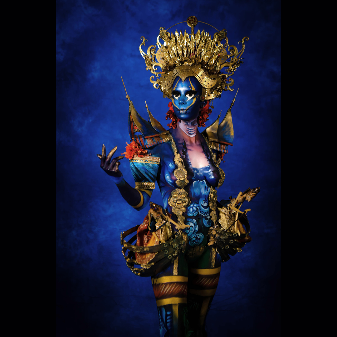 HouyamMakeUp's tweet photo. 1st place for this magnificient bodypainting for the French Bodypainting Award 2018 in Paris Perfect team with my  assistant @JCMakeupArtist and my beautiful Margaux Photographer @djaneschphoto #bodypainting #sfx #contest #makeupartist #creature #Winner #nouvellesesthétiques https://t.co/zRU7JzdqkP