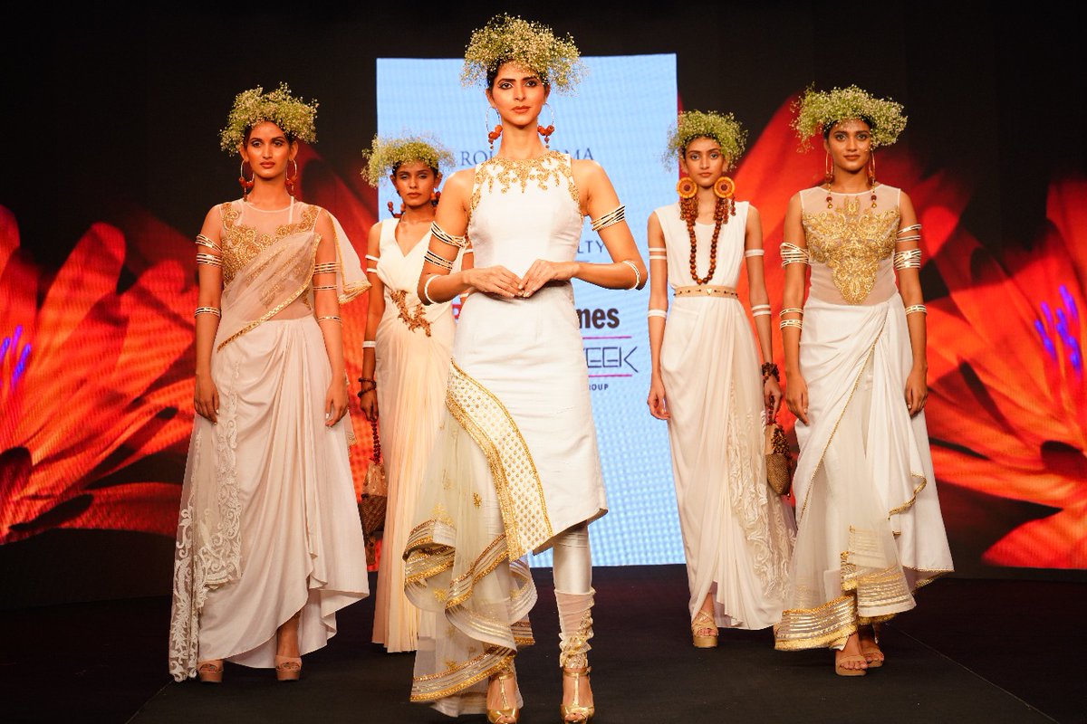 TimesFashionWk's tweet photo. Presenting India's handwoven creativity, with his own innovative touch at the #BombayTimesFashionWeek is @TheRohhitVerma, with his collection VRRIDH!
#BombayTimesFashionWeek #BTFW2020 #TimesFashionWeek #VirtualFashionWeek #VirtualEdit #BombayRealty #DarwinPlatform https://t.co/fZ1yRwFLwz