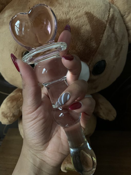 merry xxxmas to me 💕 a magical little something from https://t.co/ibp2WEGOJs https://t.co/9u6zKZKJJA<a href="/tag/newprofilepic"class="tags"><span>#newprofilepic</span></a>