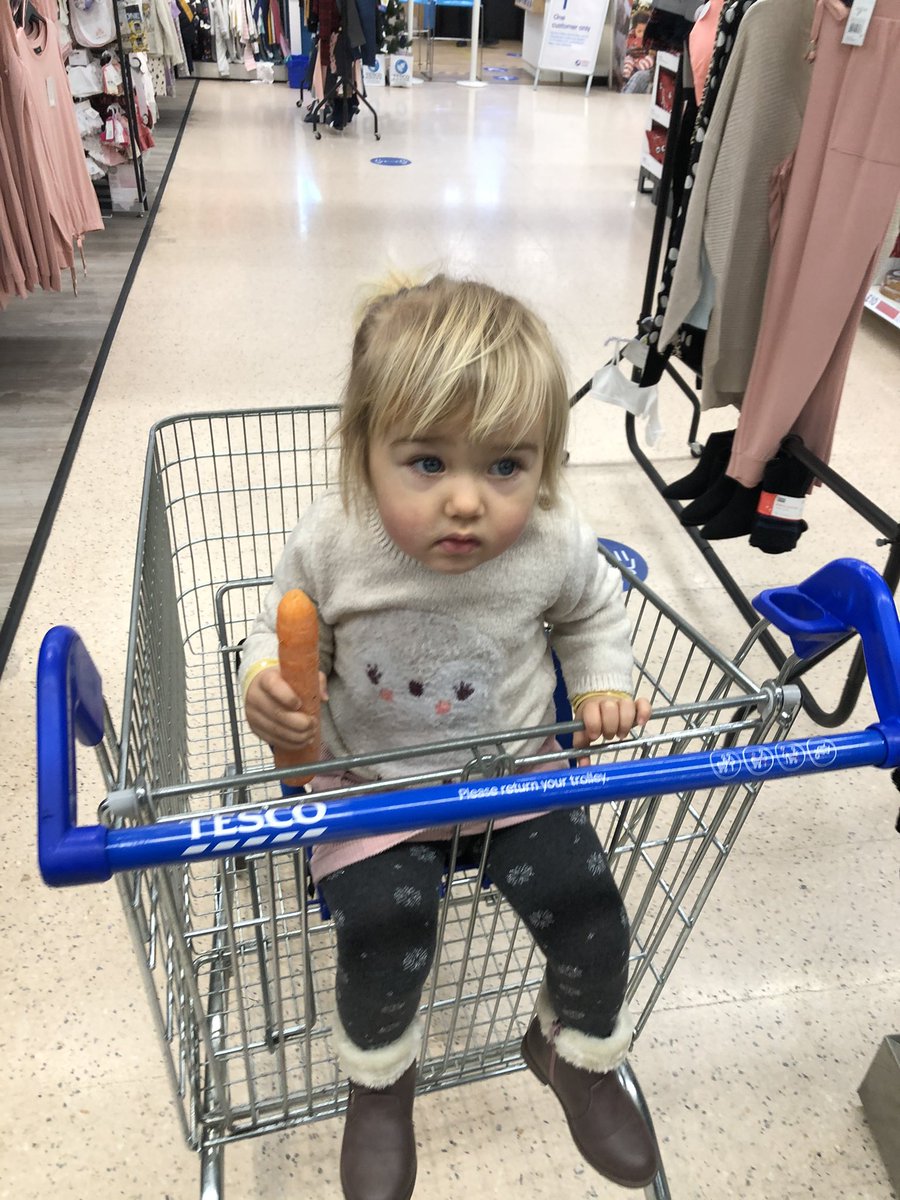 DanPriceUK's tweet photo. Thank you @Tesco for the #carrot for #Rudolph 🥕. Can’t promise it made it to the #reindeer after our toddler chomped on it, but it was a beautiful thought from you! #MerryChristmas ⭐️ https://t.co/qoMdNWNByY