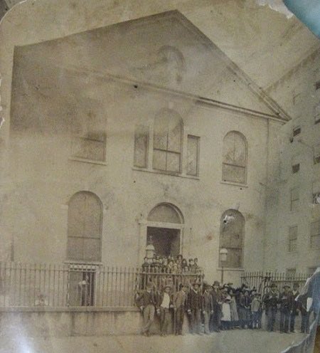 The Black Elite Church was basically "Rich Blacks Only".Seriously, you were not allowed in the house of the Lord if you were broke, b.They’d ask who you were at the door.Your family name, your profession, your address, your education mattered more than your love for God.