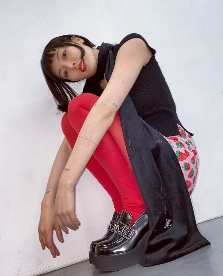 venushyuna's tweet photo. #HYUNA https://t.co/c8AuiuWOK2