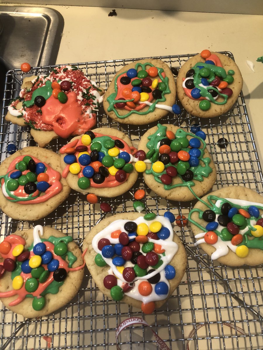CTnewshound's tweet photo. My 11 year old and I didn’t really achieve the perfect Pinterest #christmacookies #MomsWorking https://t.co/FQiGKgMKvu