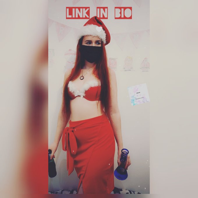 Christmas spirit 🌲☃️❄️🎉 50 retweets and everyone gets a free month on my Onlyfans #Christmas #24decembre<a href="/tag/christmas"class="tags"><span>#christmas</span></a><a href="/tag/onlyfansfreetrial"class="tags"><span>#onlyfansfreetrial</span></a><a href="/tag/24decembre"class="tags"><span>#24decembre</span></a>