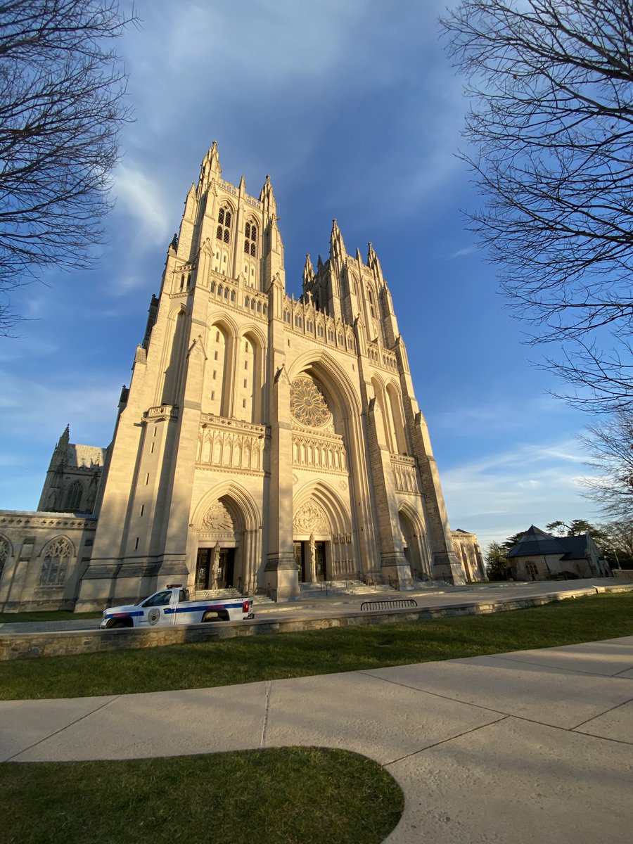 iamevltwin's tweet photo. It's golden hour at the National Cathedral. She is a beaut! Pro Tip: This is one of the best tours in the city. (I'm not even a church tour person, but it's amazing.)
Mile 20!🚶🏻♀️😳
#Marathon4codebreakers
#DFIRFit https://t.co/LqgLtg6OeE