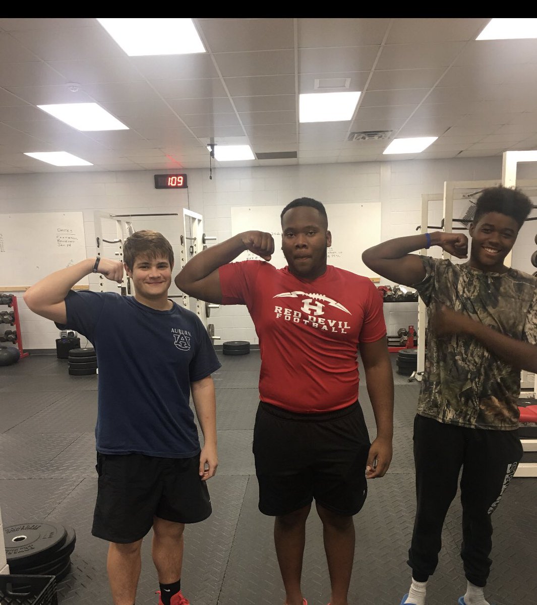 fbcoach75's tweet photo. Getting a Christmas Eve lift in Today! #DEVILSTRONG https://t.co/3XVVUXO0rz