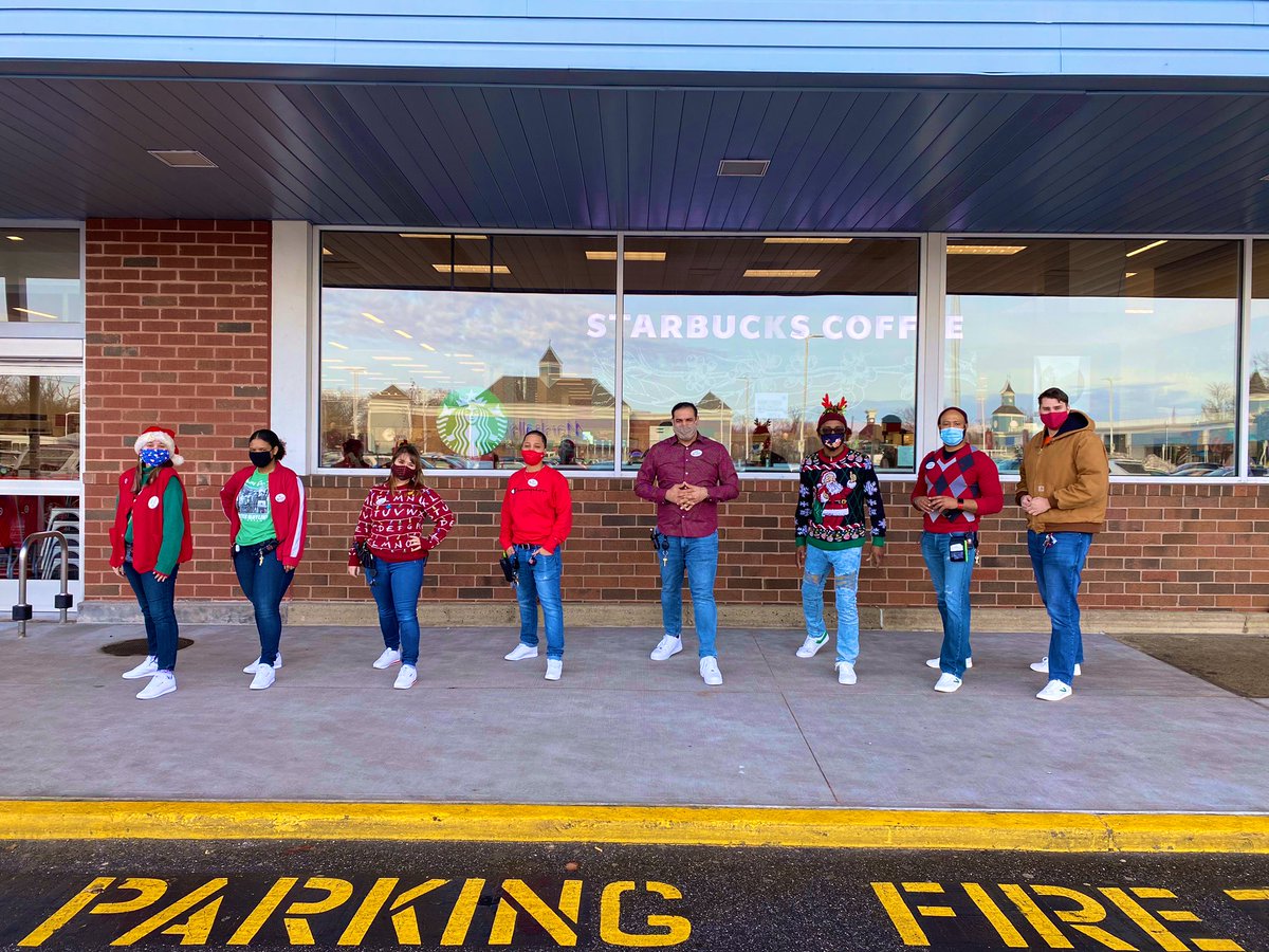 Merry christmas ! 🎄 Thank you to the best SD rafeh for the sneakers! #3236 #freeport <a href="/Rafehmian/">Rafeh Maroof</a> <a href="/niaelissaa/">Nia</a> <a href="/carolyn_j_ash/">Carolyn Ash</a> <a href="/stylemeash/">Ashley Pattigno</a>