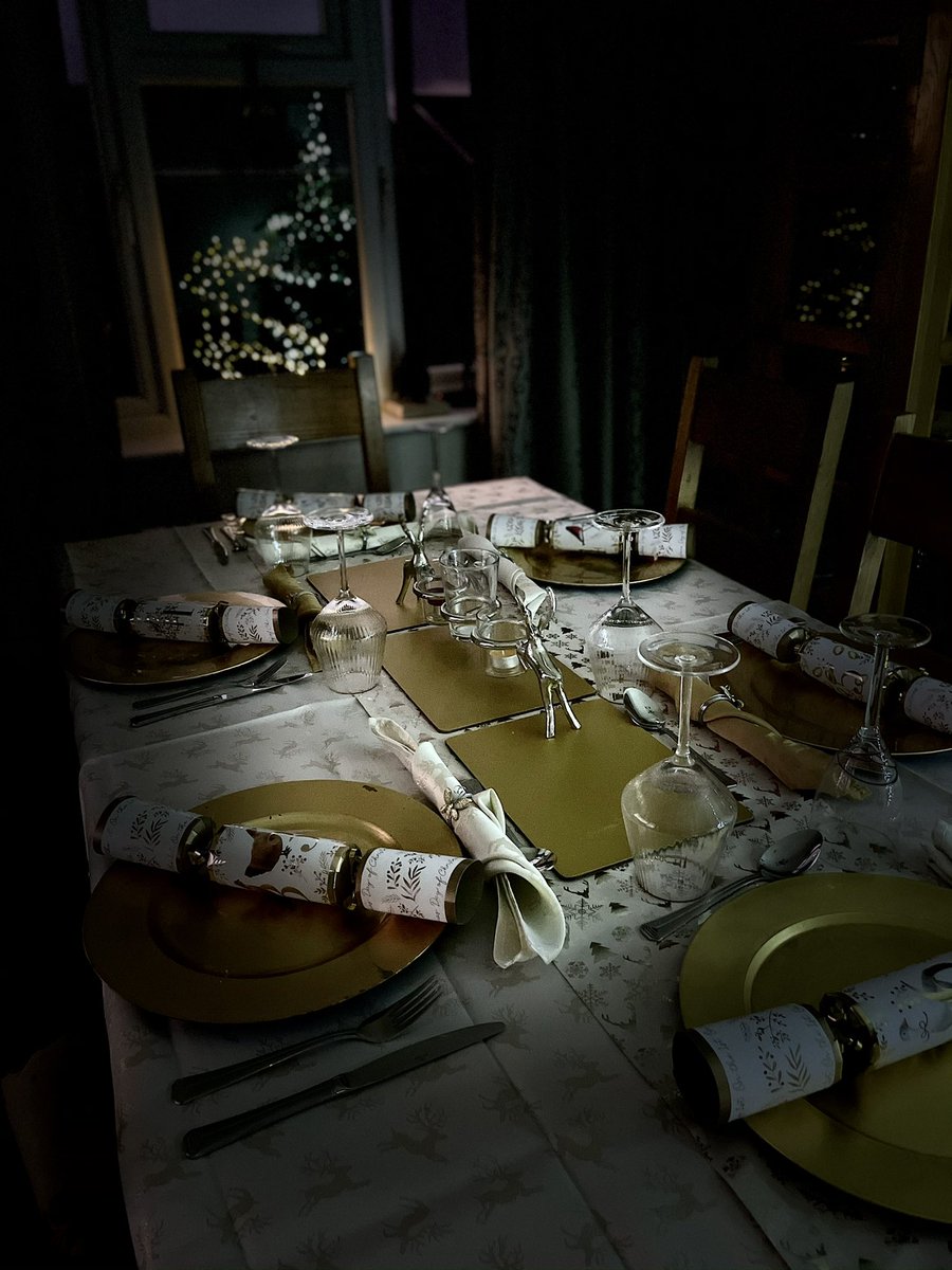 KerryRadley's tweet photo. Happy Christmas people... Christmas goodies baked, dinner all prepped for tomorrow, table set ... and relax....🍷 #ChristmasEve2020 #sausagerolls #mincepie #ChristmasDinner #ChristmasTableSetting https://t.co/QPNlE2vvug
