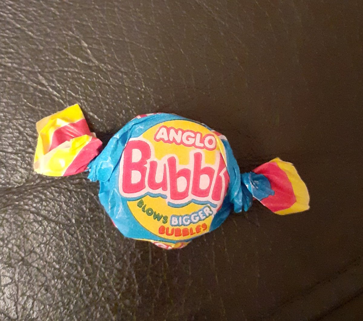 OmaghDeery's tweet photo. Remember these??.... #70s #oldsweets 🤗🥰 https://t.co/WOw6gqN4B1
