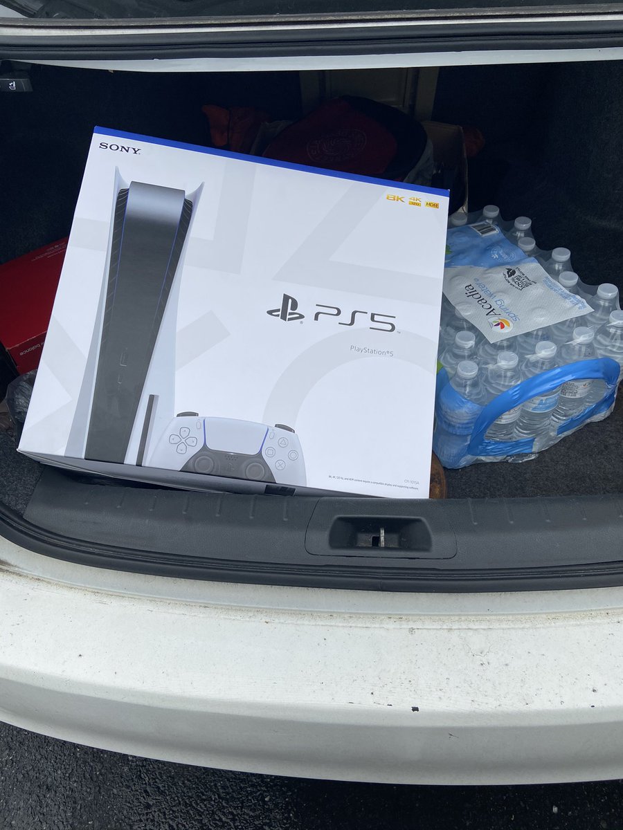 ACTONE75's tweet photo. @PS5StockUpdates @spieltimes @YtNextGenGaming Just got mine. Walmart releasing every hour ! https://t.co/hrIXYhEf64