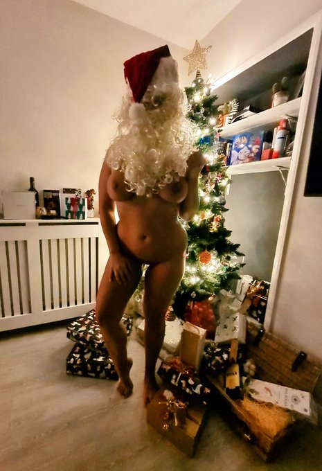 Saint Knicker-less. https://t.co/wKpVEKKVB6<a href="/tag/wam"class="tags"><span>#wam</span></a><a href="/tag/sploshing"class="tags"><span>#sploshing</span></a><a href="/tag/wetandmessy"class="tags"><span>#wetandmessy</span></a>