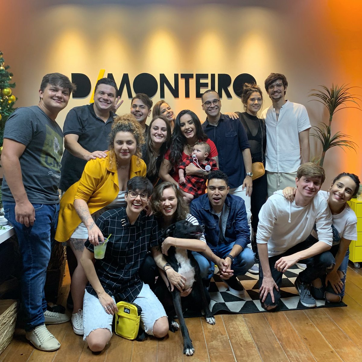 dmonteiromed's tweet photo. Nosso último sábado foi extraordinário, uma confraternização linda para celebrar 2020.   Vivemos o ano mais desafiador das nossas vidas, e apesar disso, um ano surpreendente e de crescimento exponencial.  
  
Agora estamos de férias...que venha 2021! https://t.co/a8YEA7FpGe