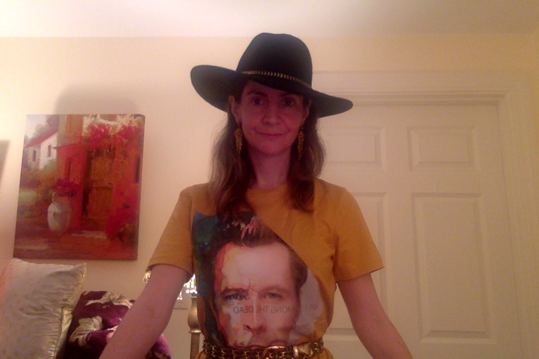 julietlandau's tweet photo. Erin @Erin34717420 you look GORGEOUS in your #APlaceAmongTheDead T-shirt!!! Yay!!!
We can’t wait to see u at Sunday’s, virtual, worldwide interactive, screening event & talk w/ you & your friends! #julietlandau #deverillweekes Link for merch & movie tix: https://t.co/sWdNkbrvNu https://t.co/i1QEVIIpNq