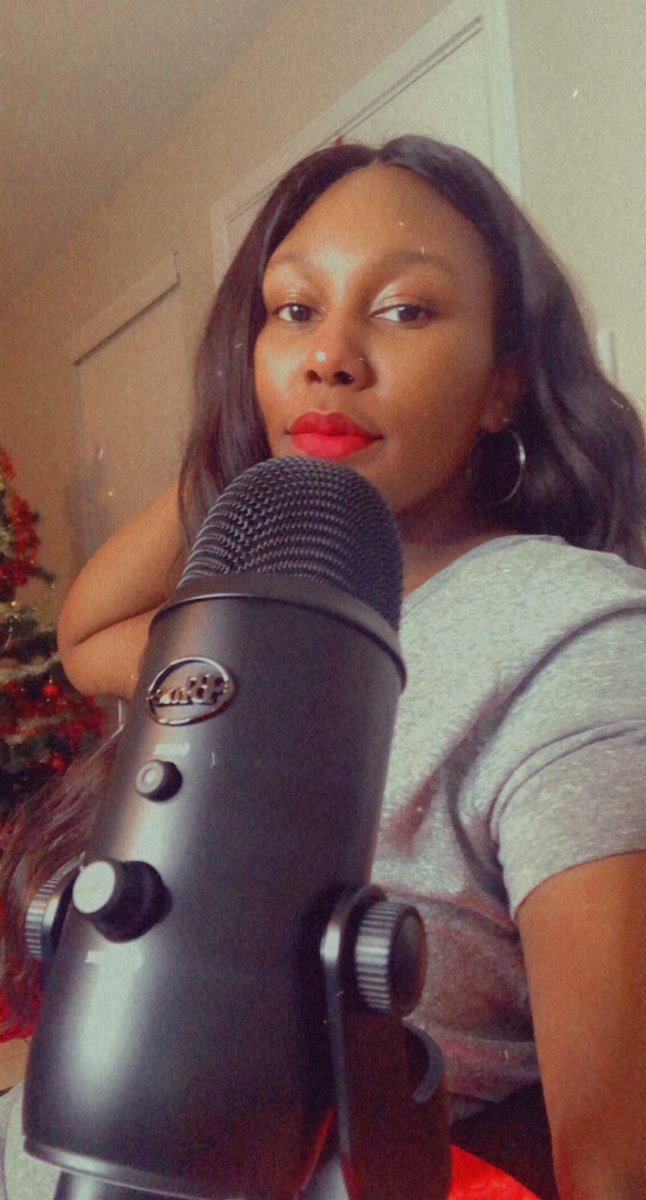 ohhLES_doIT's tweet photo. #LesBeReal 🎙💋 https://t.co/Ygk6i4XaQ9