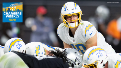 OHLChampion2014's tweet photo. On the all-new #ChargersWeekly for Week 16, our guys @chrishayre and @mattmoneysmith discuss the @Chargers' side of things and The Denver Post's lead Broncos reporter, Ryan O'Halloran, gives us all the scoop from the corral. #DENvsLAC #Chargers #BoltUp
➡️https://t.co/5kWZOc1jor https://t.co/1IemC5dNQg