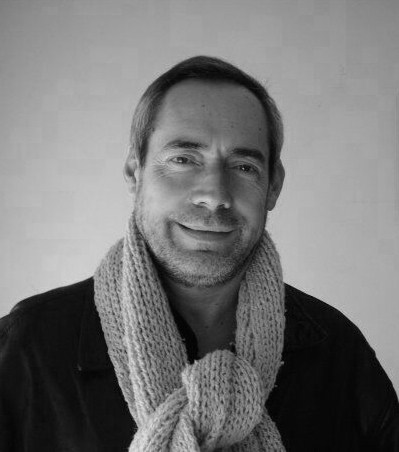 culturasvalpo's tweet image. Hoy lamentamos la partida de una persona fundamental en el desarrollo cultural de Valpo, Alfredo Barría. Crítico de cine, escritor, creador del Festival de Cine de Valparaíso, pero por sobre todo amante del buen cine y de Valparaíso. ¡Hasta siempre Alfredo, harás falta!