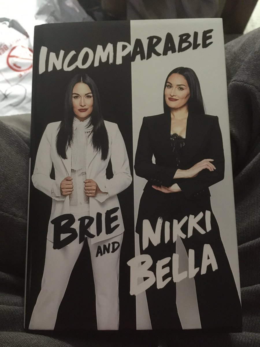 Fem_biss's tweet photo. FINALLY got my copy. Mom always knows what was on my Christmas list #incomparable @BellaTwins https://t.co/70yixY5RMd