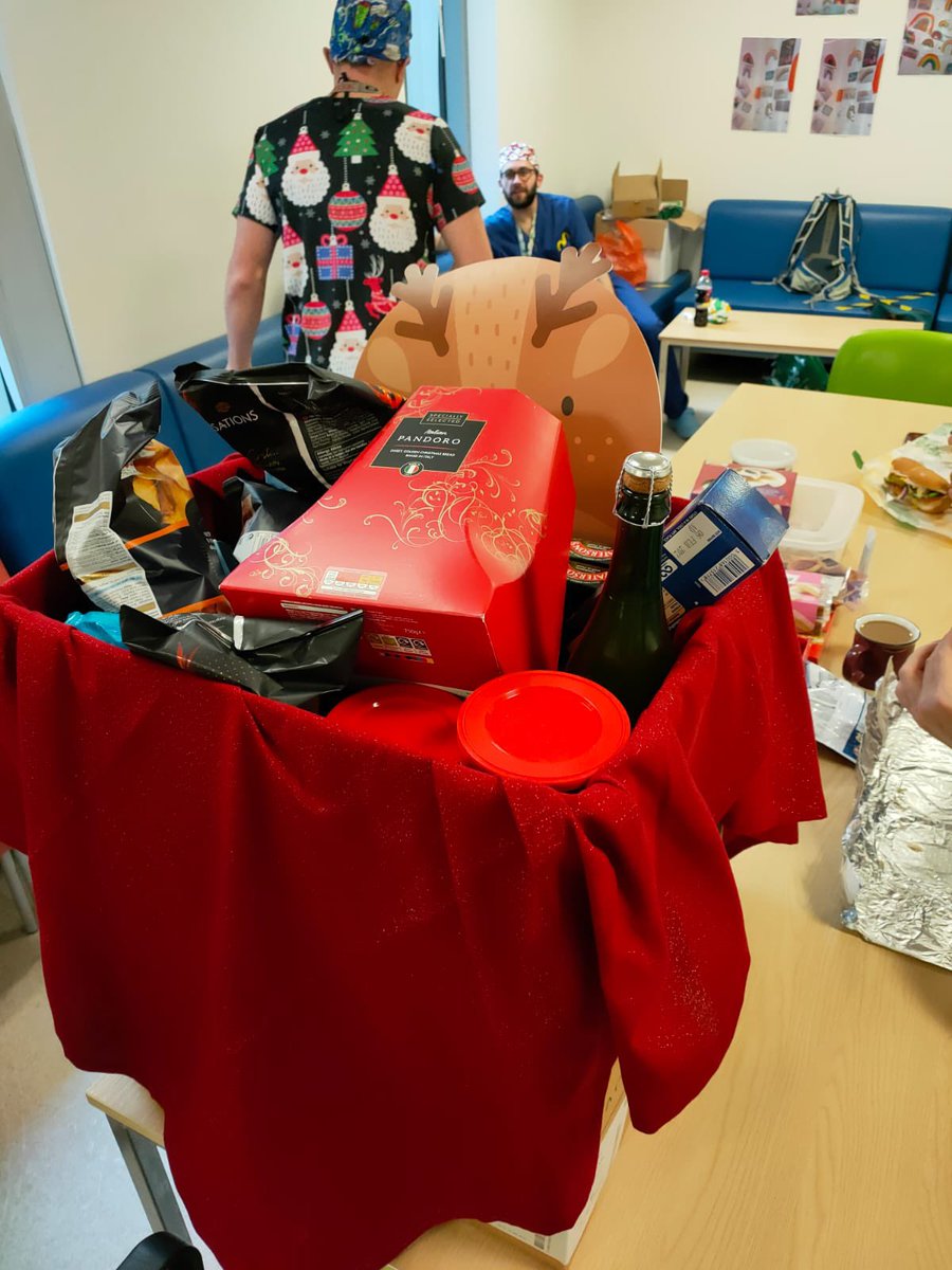 Pampering kit from our own Anaesthetists <a href="/RMCH_Theatres/">RMCH Theatres</a> 🎄🎁❤️🍾 Drinks carry NO anaesthetic effect, but feeling of appreciation, support and togetherness👩‍⚕️👨‍⚕️😷 What a Team❤️🥰How wonderful ❤️❤️🥰🥰   Thank You 👍#OurFamilyCaringForYours <a href="/RMCHosp/">RMCHosp</a> <a href="/MFTnhs/">MFT NHS</a>