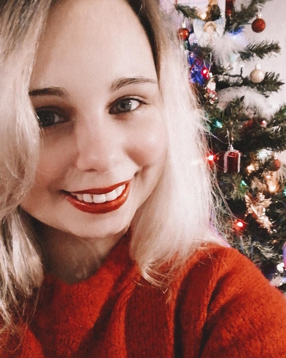 songsbysharon's tweet photo. Merry Christmas everyone 🎅🎄🎁❤️ #MerryChristmas https://t.co/wgz6Rs8rt7