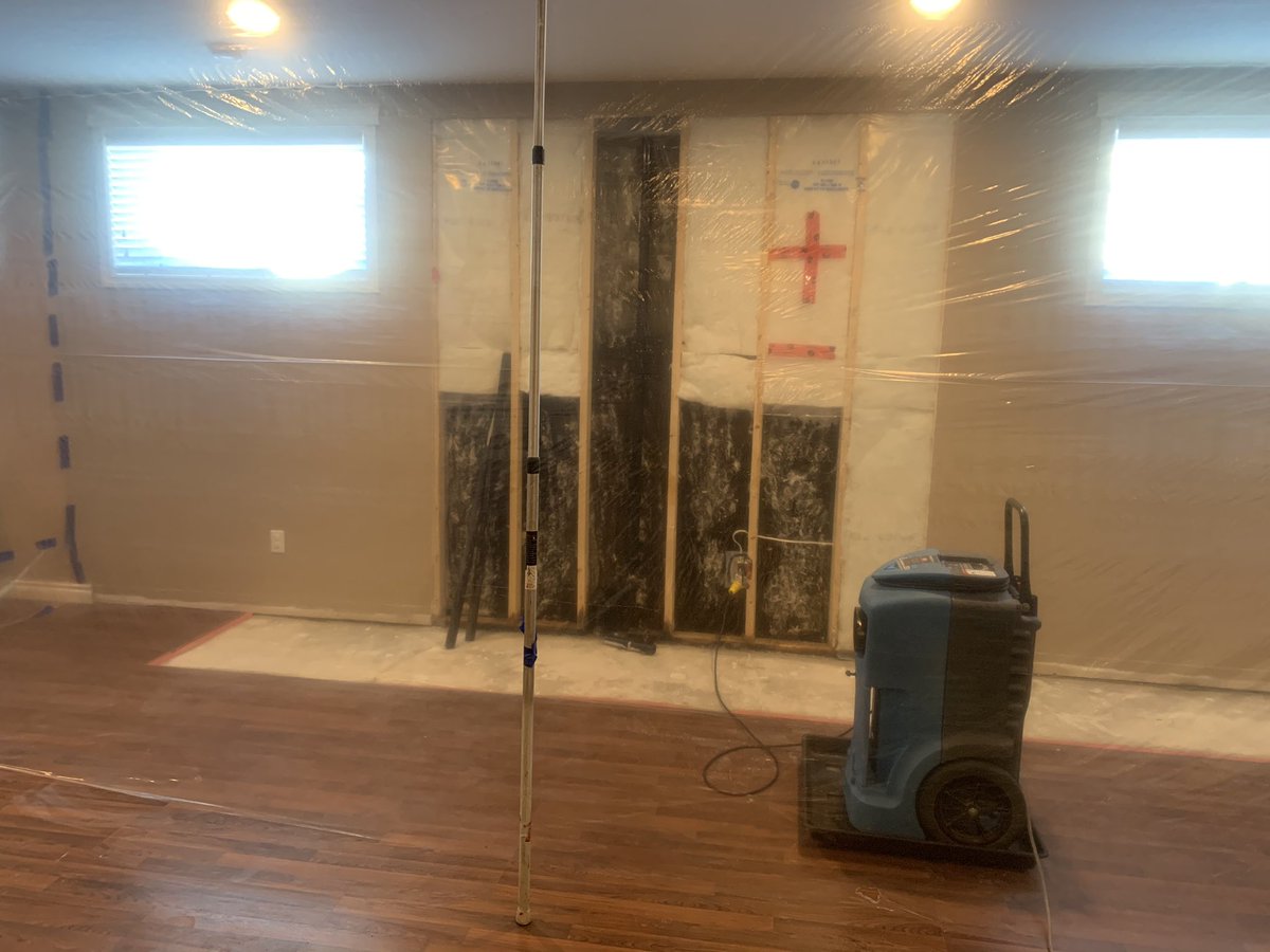 robmakowsky's tweet image. Kitchen sink drain = 1
Basement = 0

Merry Christmas Eve!

#2020Sucks 
#2021WillBeBetter 😊