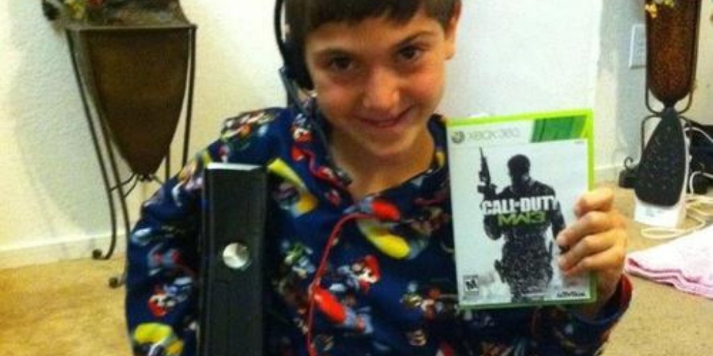 DexertoIntelFR's tweet photo. Qui se souvient de l'époque des noobs de Noël ? Maintenant, on peut plus en profiter à cause du SBMM 😭😭

Joyeux Noël à tous quand même ♥ https://t.co/VJnKX6lqw2
