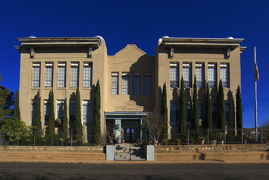 Down to Globe for the Noftsger Hill Inn  @wildlifewatchin