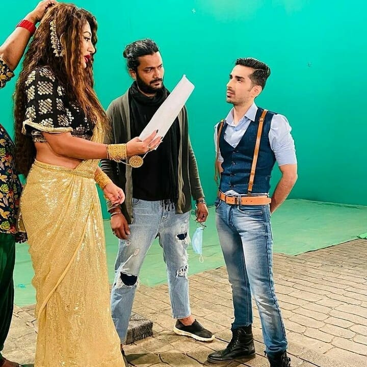 Priyank94442850's tweet photo. Markat and Jay are back again . Knew that kabhi nahi sudharne wale ye
#jaymathur #markat #Naagin5 https://t.co/tfYzk2rNM8