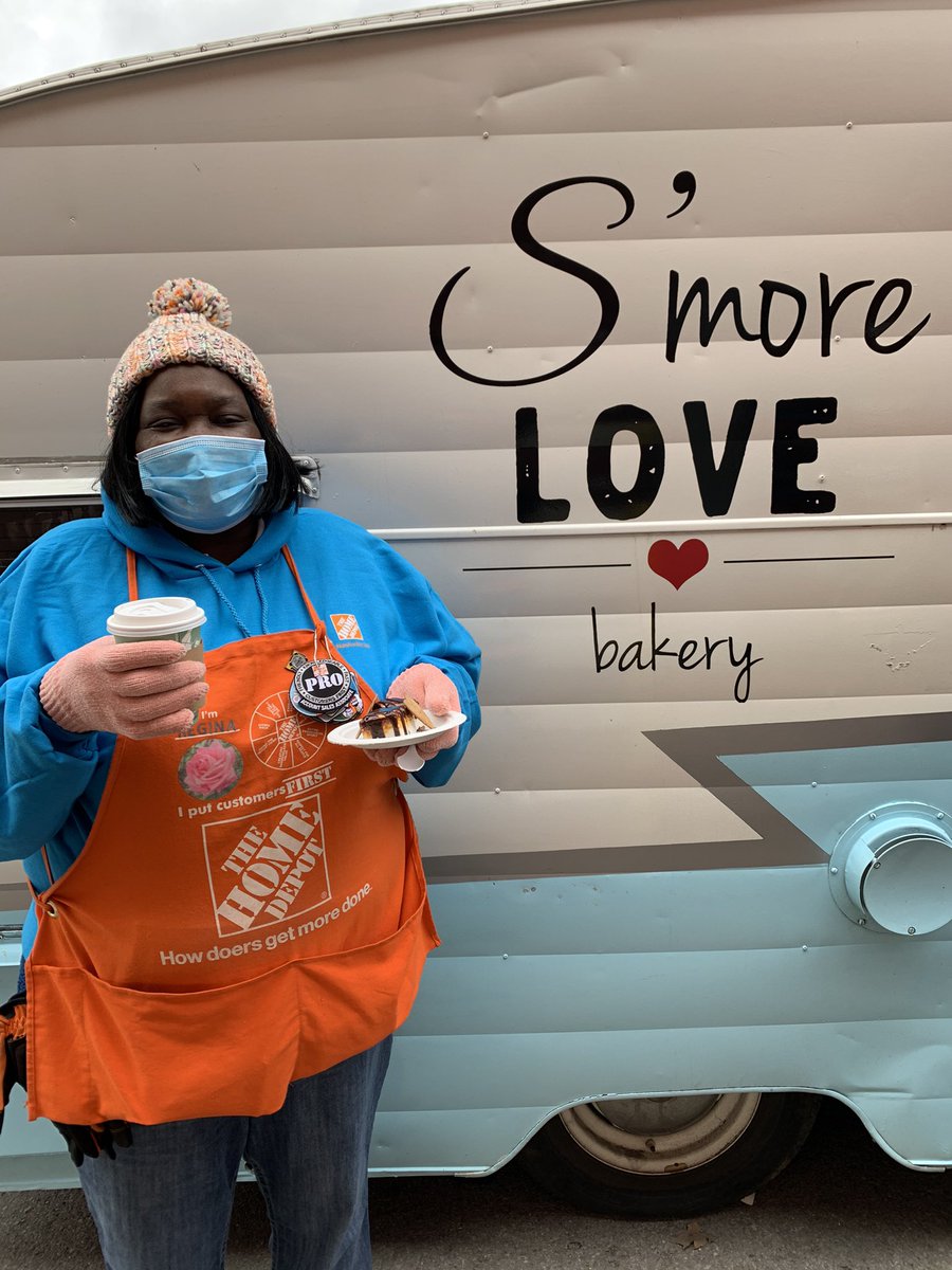 Delicious homemade s’mores and hot cocoa on a chilly Nashville day = AMAZING!!! Thank you S’more Love Bakery for coming out and taking care of our associates @smorelovebakery