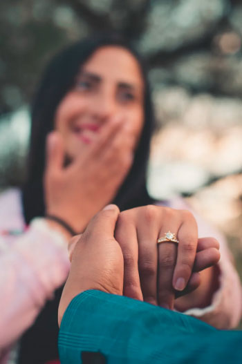 WeddingsAOTW's tweet photo. How much should a man spend on engagement ring? https://t.co/TPbGHuhkhe
#engagementring #engagement #fiancee #fiance #groom_to_be #bride_to_be #groom #bride #randomweddingfacts #weddingfacts #wedding #weddingsallovertheworld #craftweddinggifts https://t.co/2mIEpwmEhI