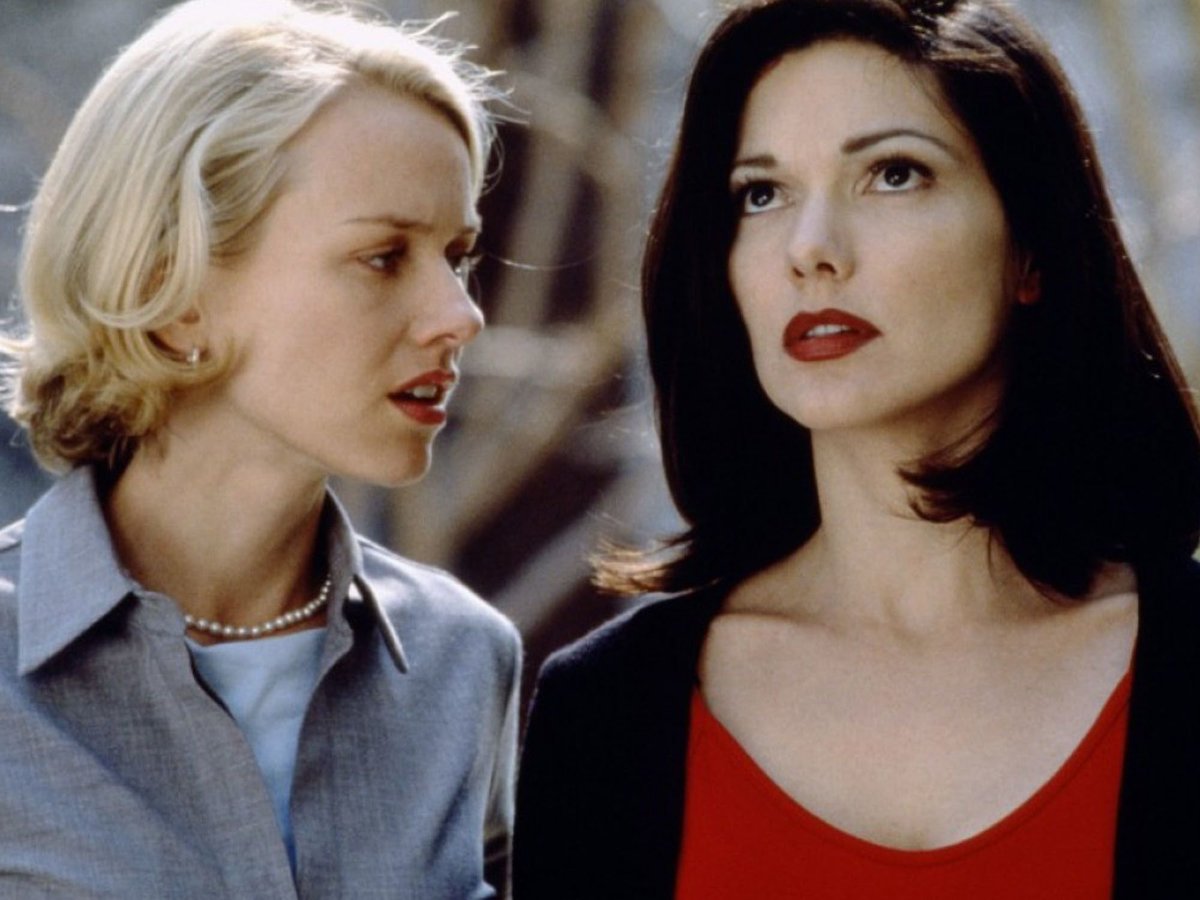 Mulholland Drive. No clue how it all fits together haha. I guess that’s David Lynch. Guess the movie is a big mix up of reality / trauma and a dream. Movie kind of feels like a dream as well. Naomi Watts, oh my god, in awe of her performance, a few breathtaking scenes. 