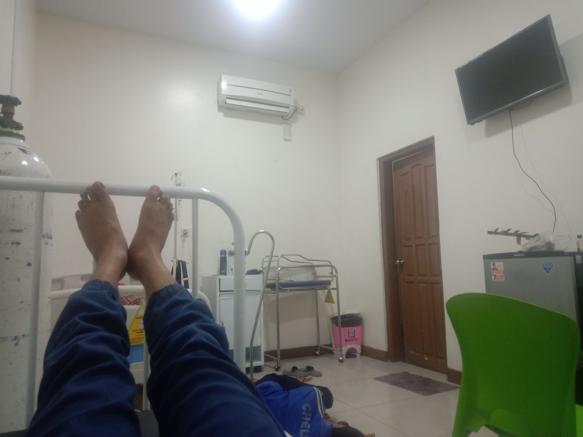 Masih disini.2hari ga mandi