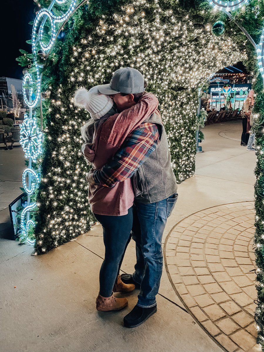 caleycole_'s tweet photo. I GET TO MARRY MY BESTFRIEND 💍 
Last night, the most perfect man asked me to marry him and it was the EASIEST yes ever ! Here’s to forever with you. I love you Logs 🤍🙌🏼 https://t.co/Myb9Pl2YZ7