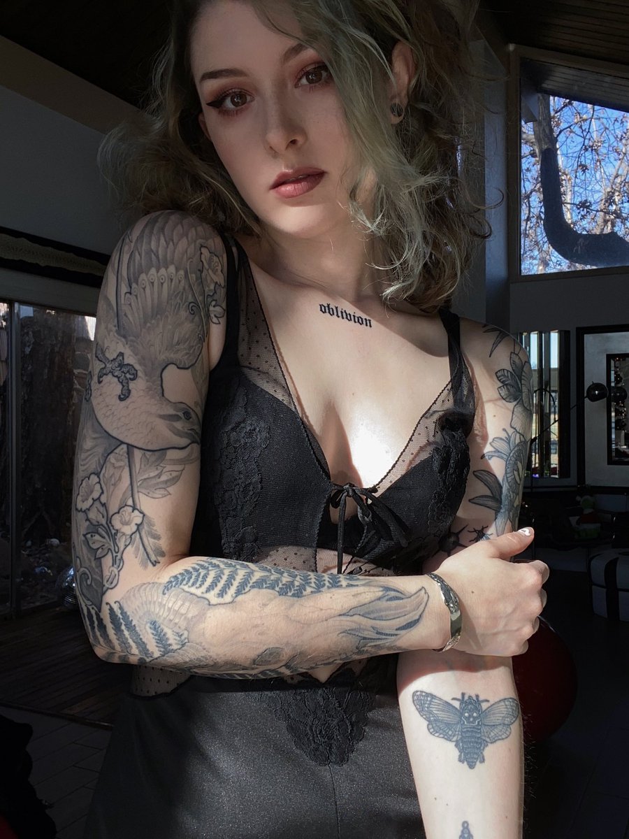 dearmothica's tweet photo. tattoo appreciation post https://t.co/dDw8lFEOji