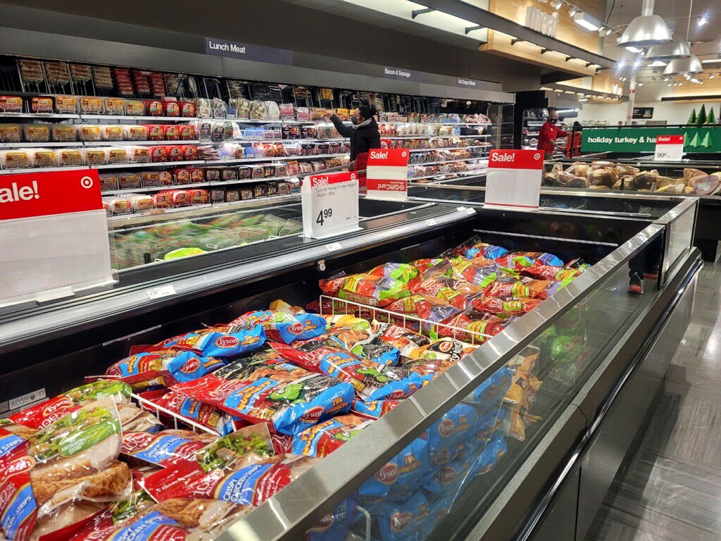 Christy_Dani's tweet photo. Itโs all about FOOD! #Supertarget #holidaydomination #ThisIsTinley https://t.co/ig09e9cH5t