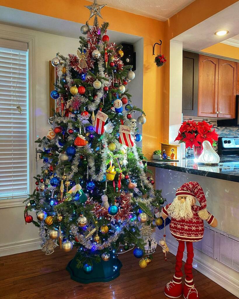Zenahir's tweet photo. 🎄El mejor de todos los regalos alrededor de cualquier árbol de Navidad: la presencia de familia y buenos amigos compartiendo juntos con salud y alegría. A pesar de estar separados, siempre estarán en mi corazón, deseándoles amor y luz en estos tiemp… https://t.co/GdoN7EJQRp https://t.co/wlgAiwlHRy