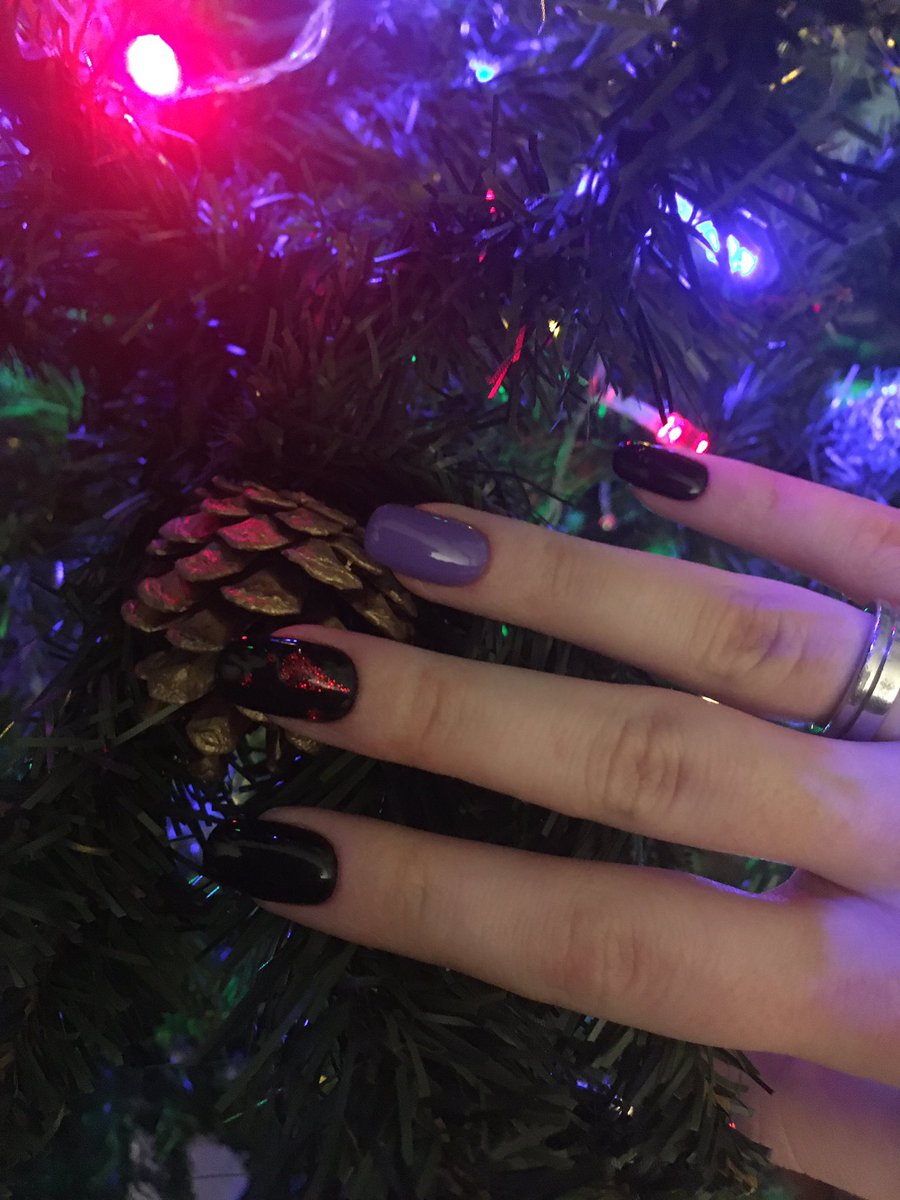 remi_mccoy's tweet photo. Blood and purple duct tape. Somehow seems appropriate for the end of 2020. Merry Christmas π folks! #eightyearsofEMH https://t.co/sLnADWJy6Y