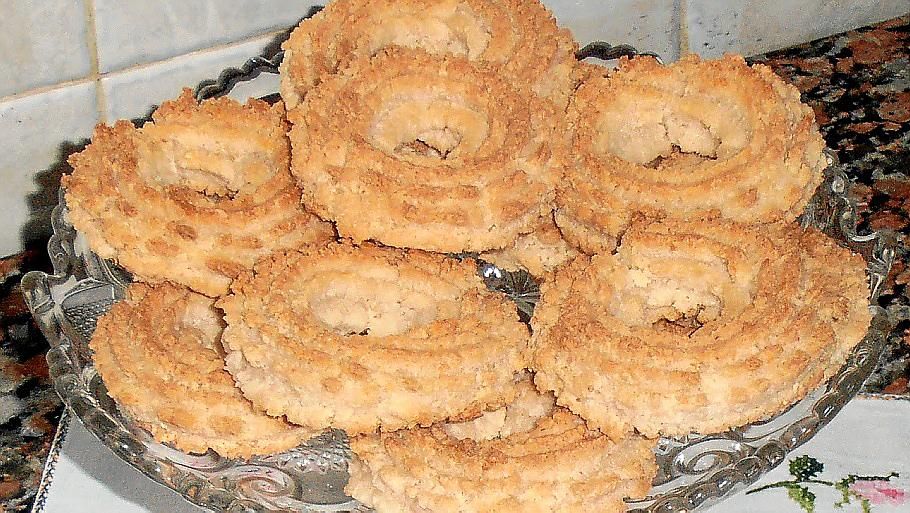 esdiarimenorca's tweet photo. Los postres navideños de Menorca más ricos para Navidad https://t.co/RQ4Ty629tM https://t.co/RlEcZBJy6j