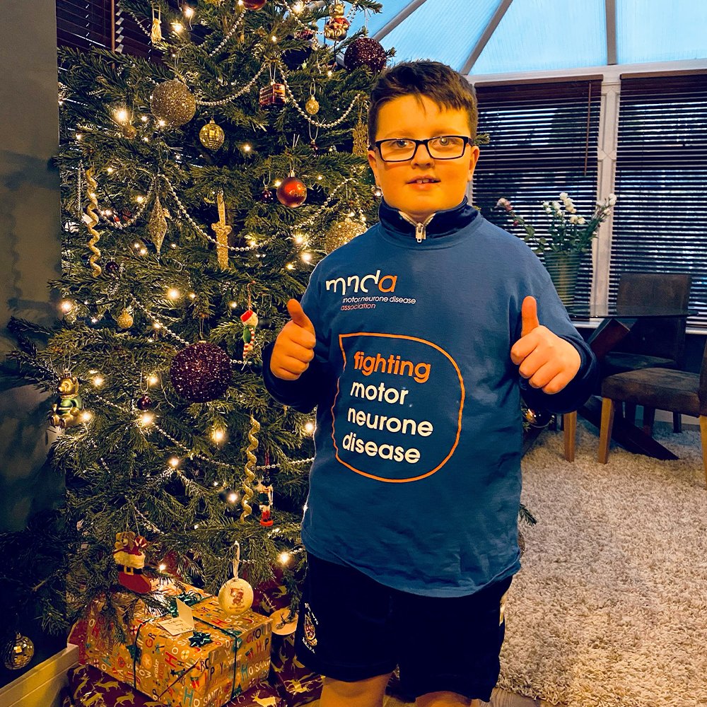 mndassoc's tweet photo. "I'm fundraising to help @Rob7Burrow and others with #MND"
Isaac, inspired by Kevin Sinfield @leedsrhinos 💙 pledged to run a mile a day for 7 days to raise £77.
He's now raised an amazing £2,800 and he's not stopping. He's extended his challenge to run every day for 7 weeks! https://t.co/eNrgeG8rMb