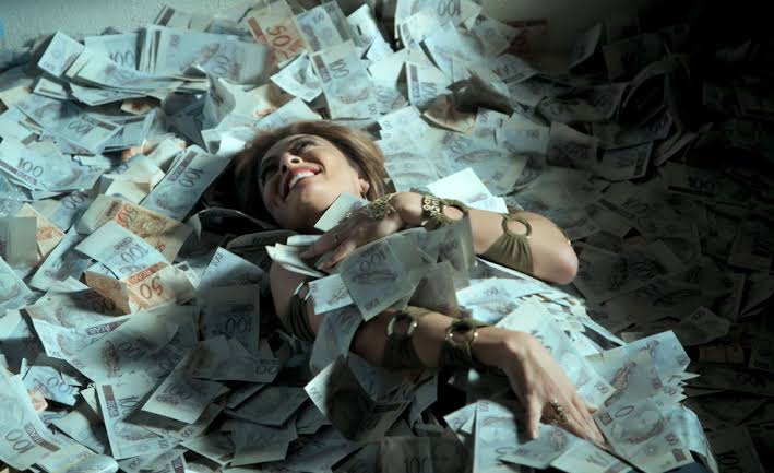 Cai os R$ 200,00 da pensão.
Como ele imagina a mãe da criança!