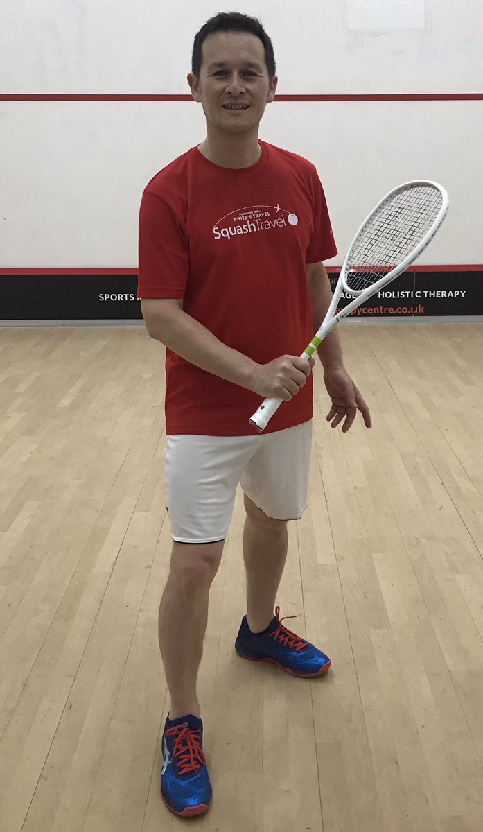 MingPeterLee's tweet photo. Thanks @squashplayermag and @HarrowSports for my competition winning @RaneemElWelily signature Vapor racquet 👍. It got stuck in customs but arrived just in time for a Christmas Eve family hit. Looking forward to playing and watching more squash in 2021. Merry Christmas everyone! https://t.co/VgJPLkXJt8